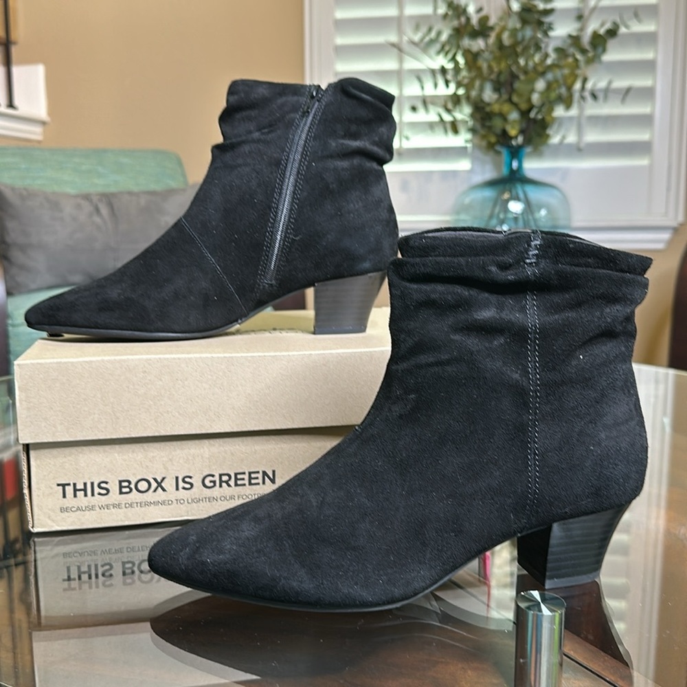 Women's Teresa Skip Scrunched Dress Ankle Booties sz 8.5‎ wide width